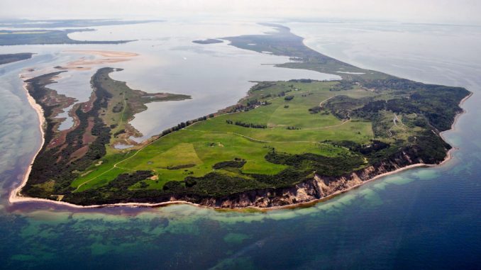 Leuchtturm Dornbusch, Nordhaken der Insel Hiddensee / Bild: Klugschnacker CC BY-SA 3.0